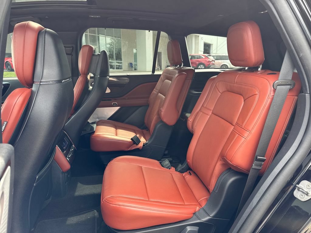 Used 2025 Lincoln Aviator Reserve w/ Equipment Group 201A AWD/4WD image 12
