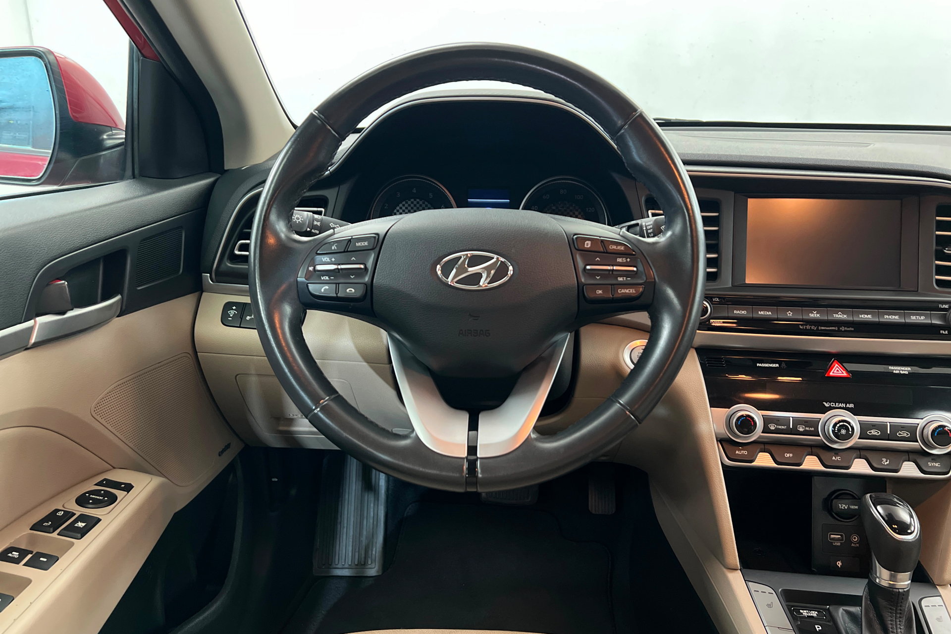 Used 2020 Hyundai Elantra Limited FWD image 12