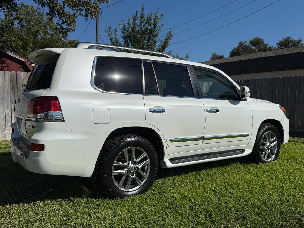 Used 2013 Lexus LX 570 4WD w/ Luxury Pkg image 7