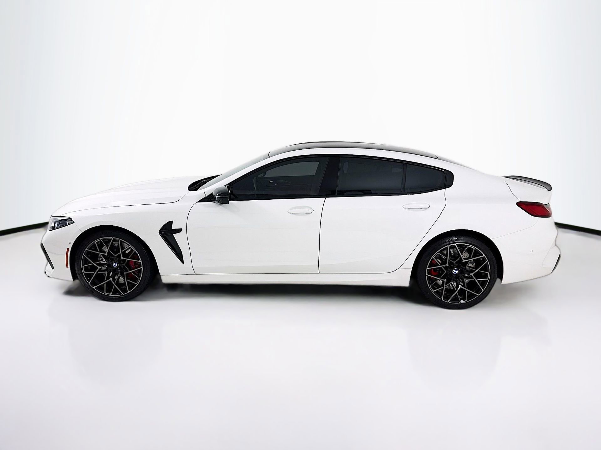 Used 2025 BMW M8 Competition AWD/4WD image 5