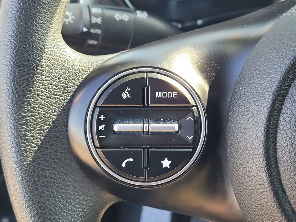 Used 2025 Kia Soul LX w/ LX Technology Package image 13