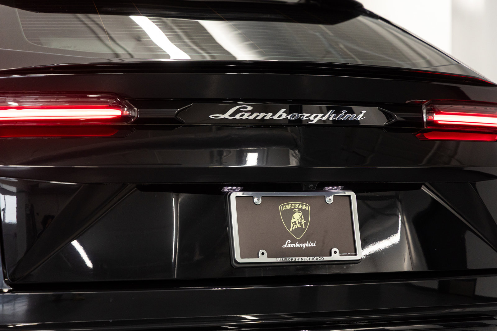 Used 2021 Lamborghini Urus AWD/4WD image 13