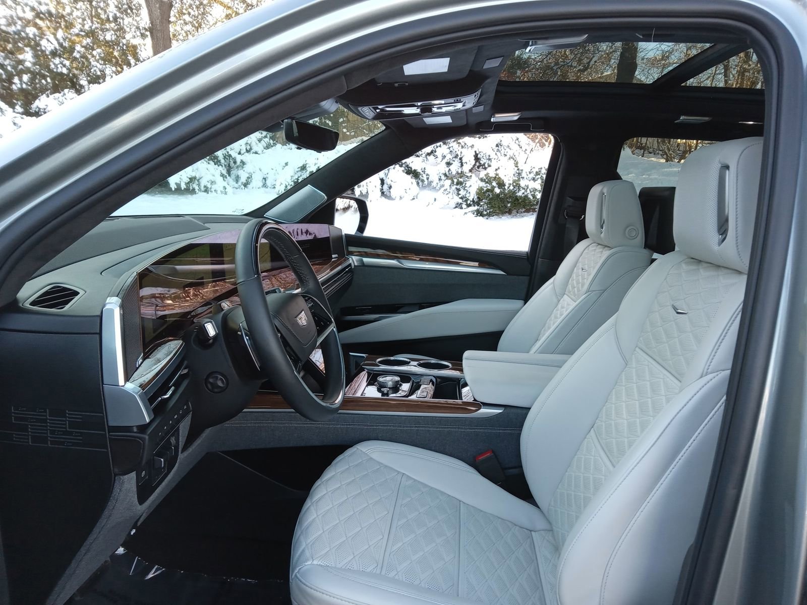 Certified 2025 Cadillac Escalade Sport Platinum w/ LPO, ONYX Package image 11