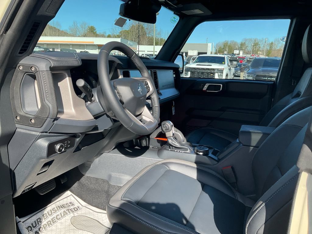 New 2025 Ford Bronco Outer Banks w/ Sasquatch Package image 15