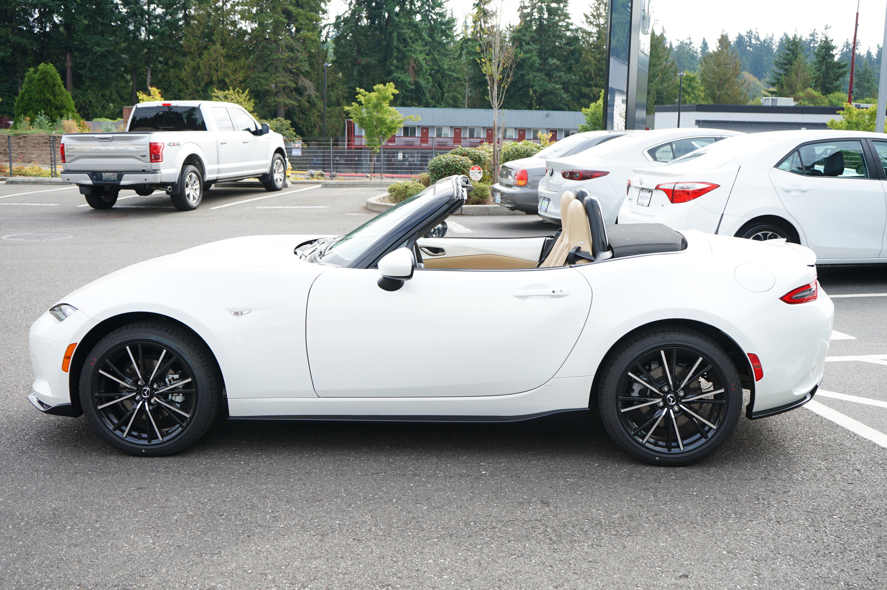 New 2025 MAZDA MX-5 Miata Grand Touring w/ Appearance Package image 7