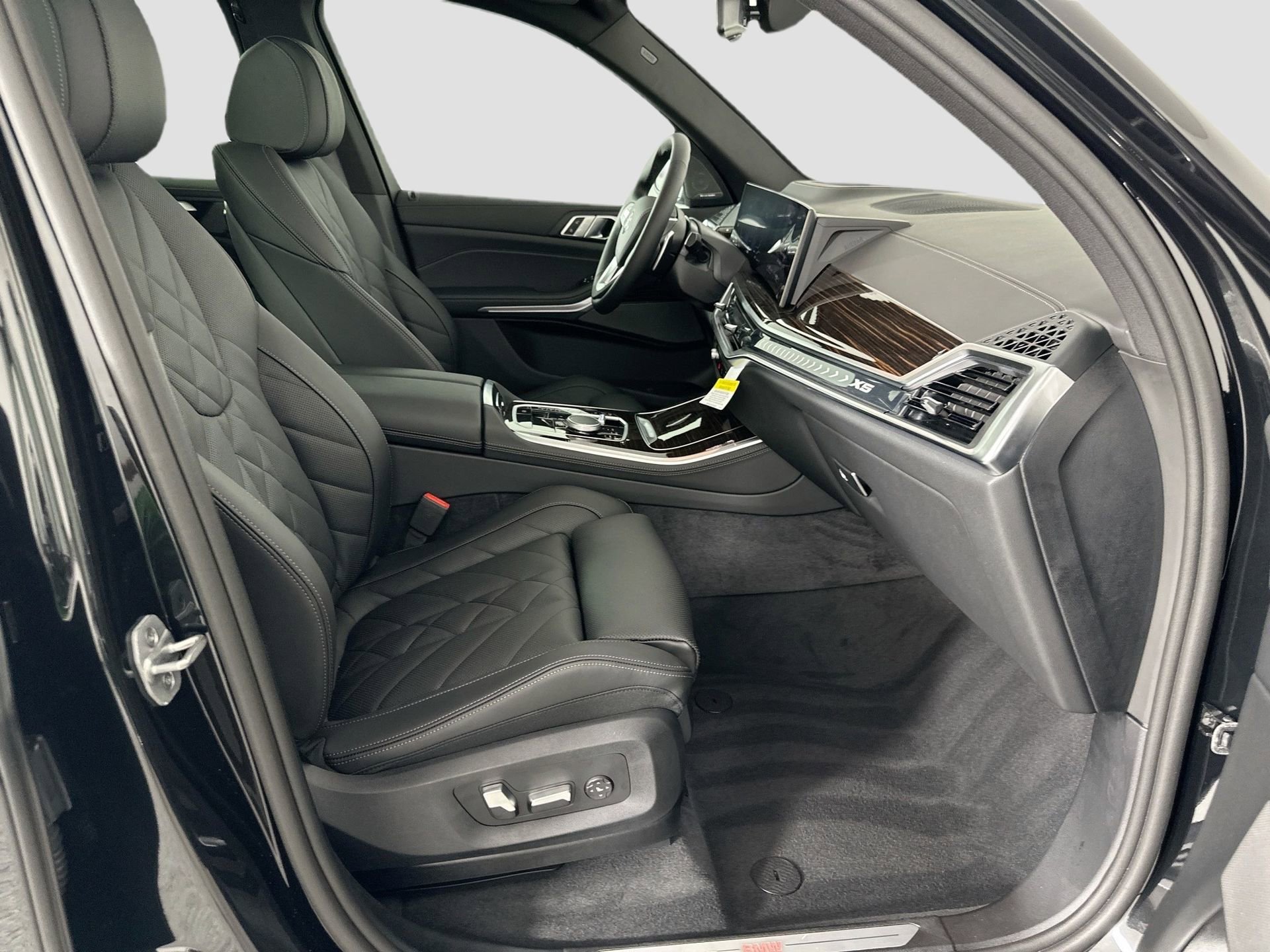 Certified 2026 BMW X5 sDrive40i w/ Premium Package image 17