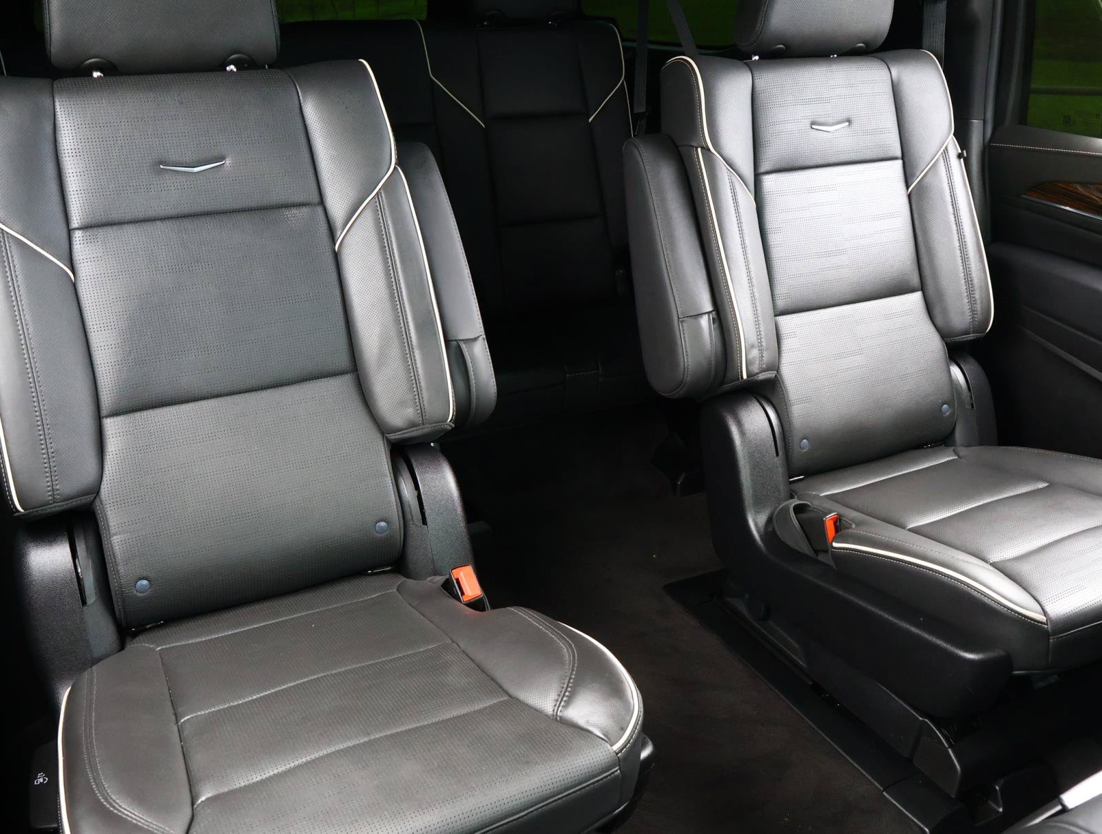 Used 2024 Cadillac Escalade ESV Premium Luxury RWD image 26