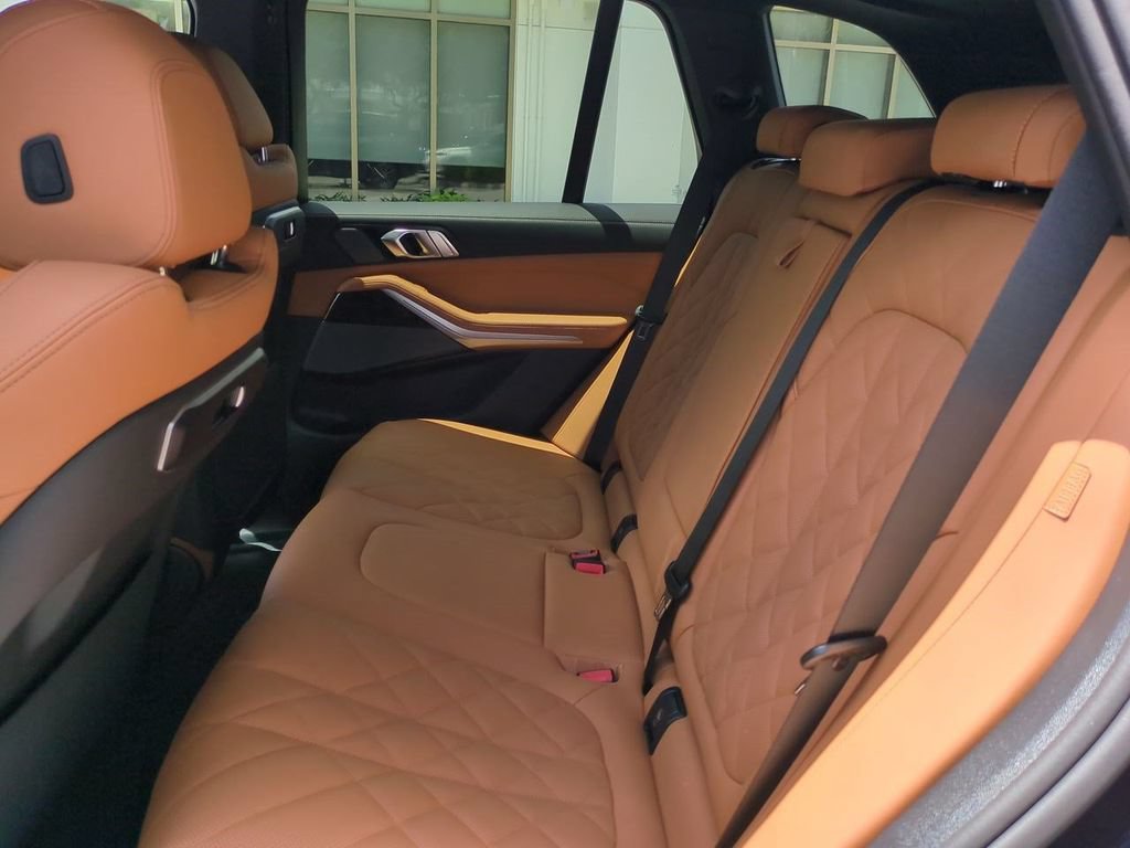 New 2026 BMW X5 xDrive40i w/ M Sport Package AWD/4WD image 14