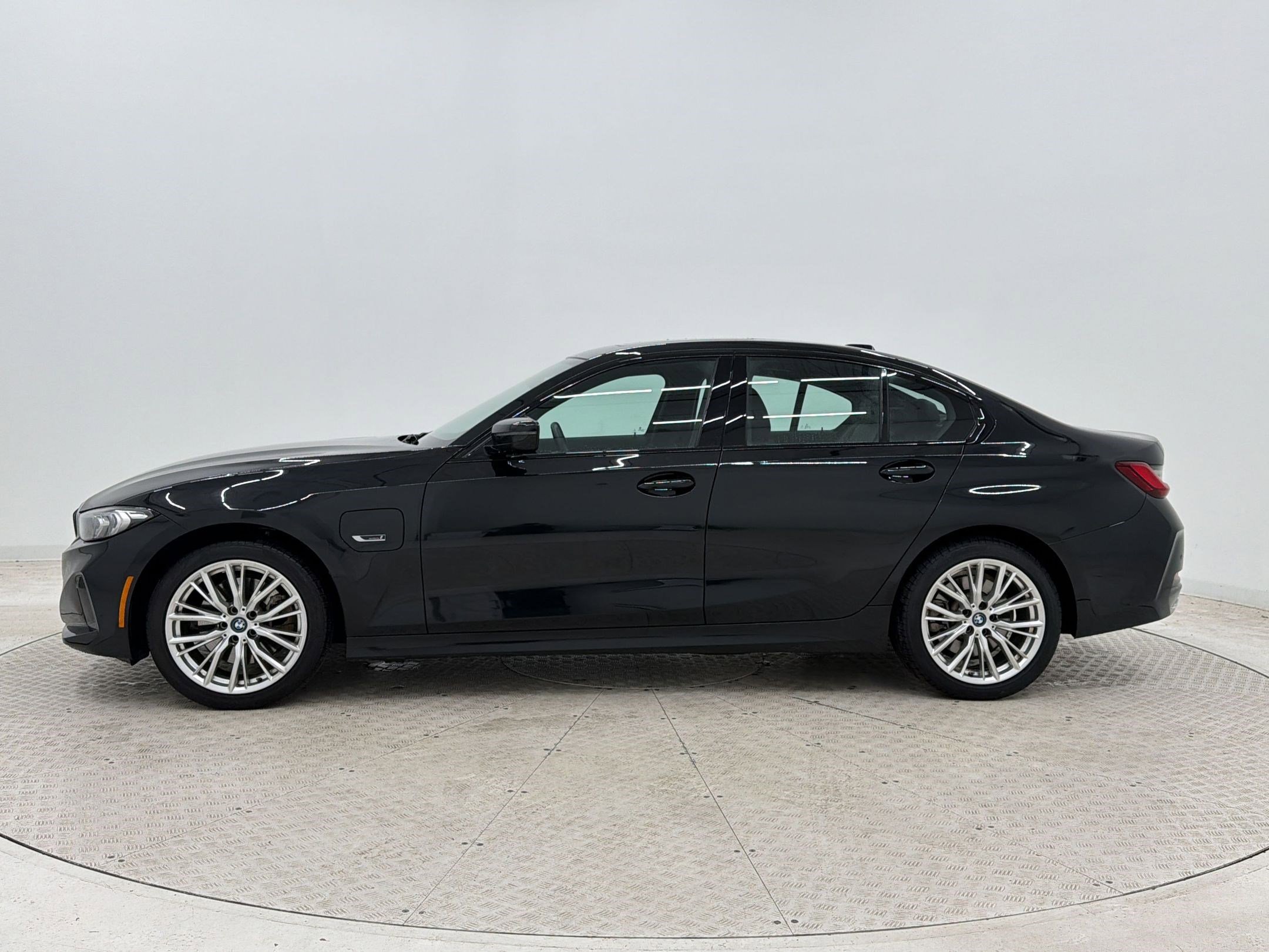 Used 2023 BMW 330e w/ Convenience Package RWD image 2