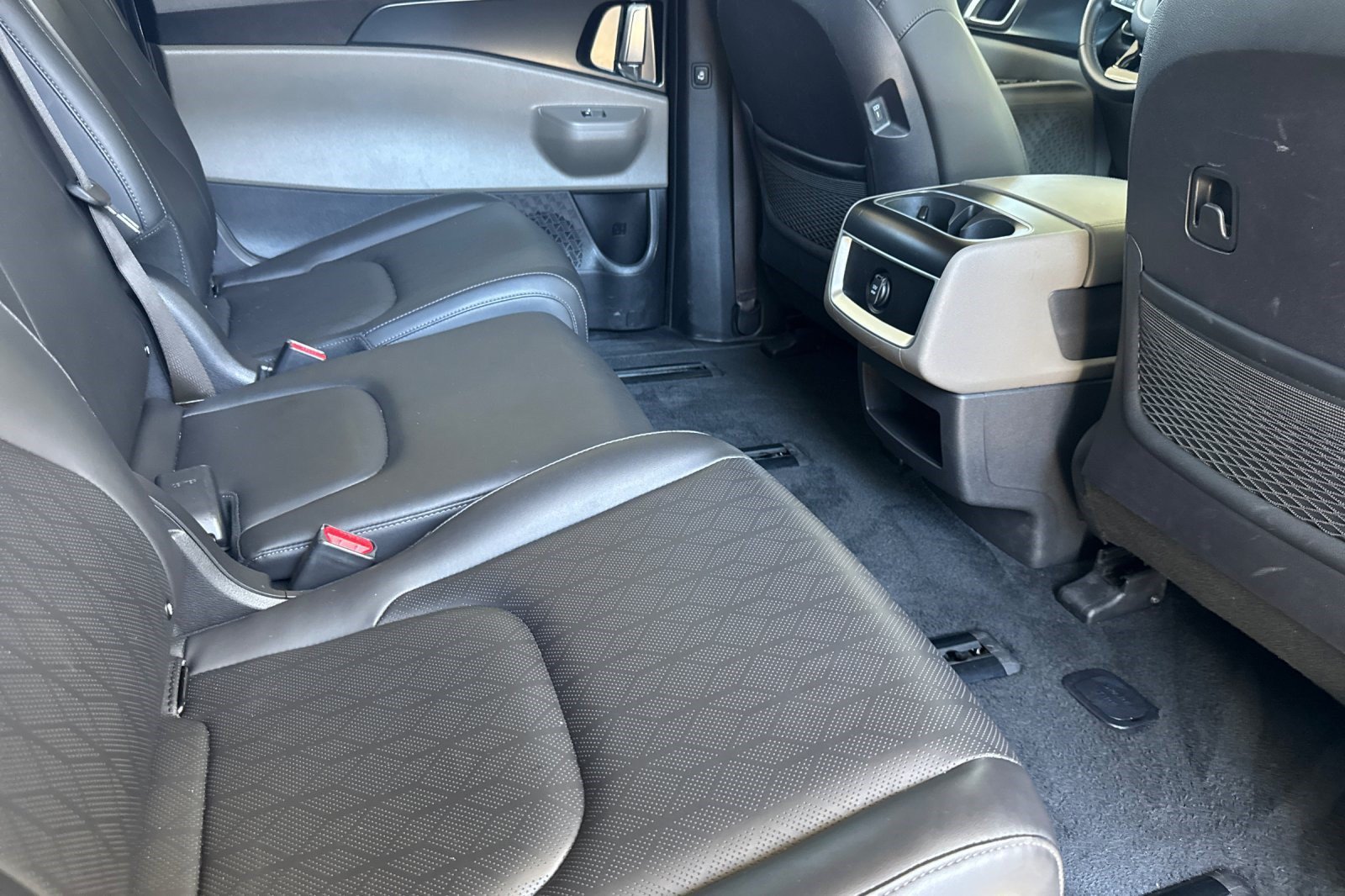 Used 2026 Kia Carnival FWD image 34