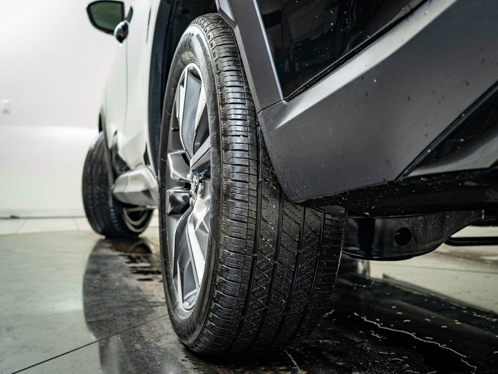 Used 2024 INFINITI QX60 Luxe image 41