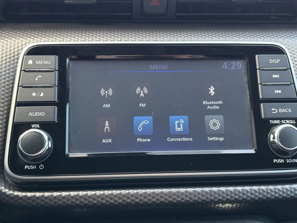 Used 2020 Nissan Kicks S image 17