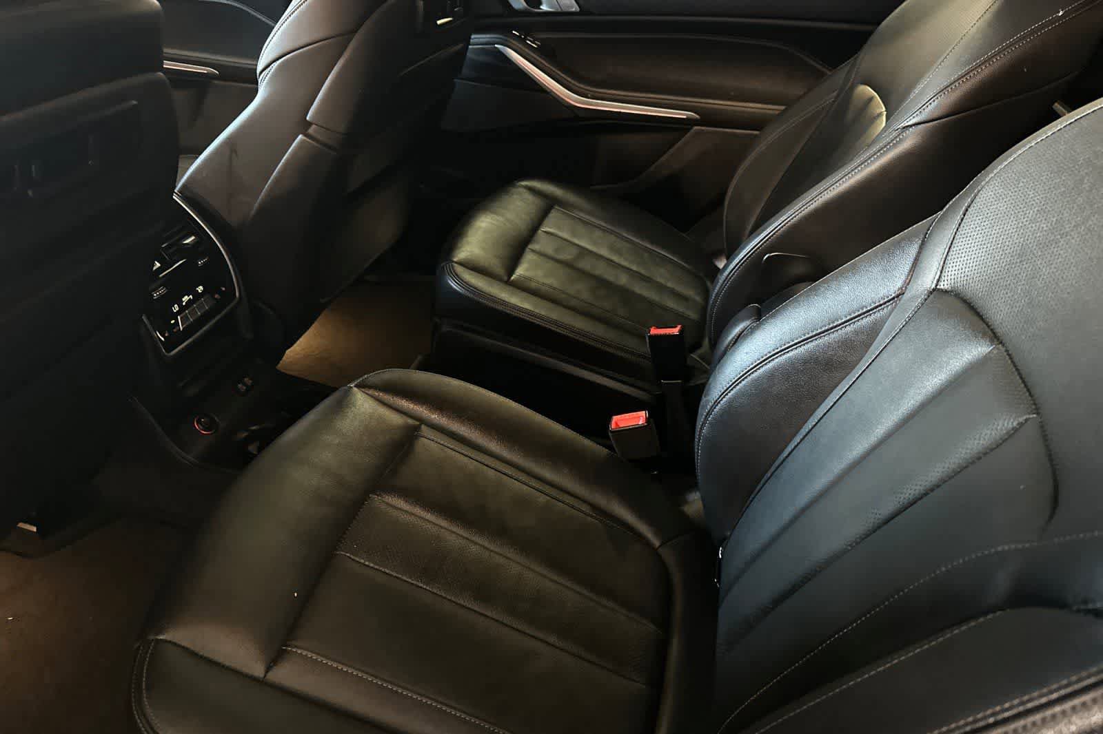 Used 2020 BMW X7 M50i AWD/4WD image 5
