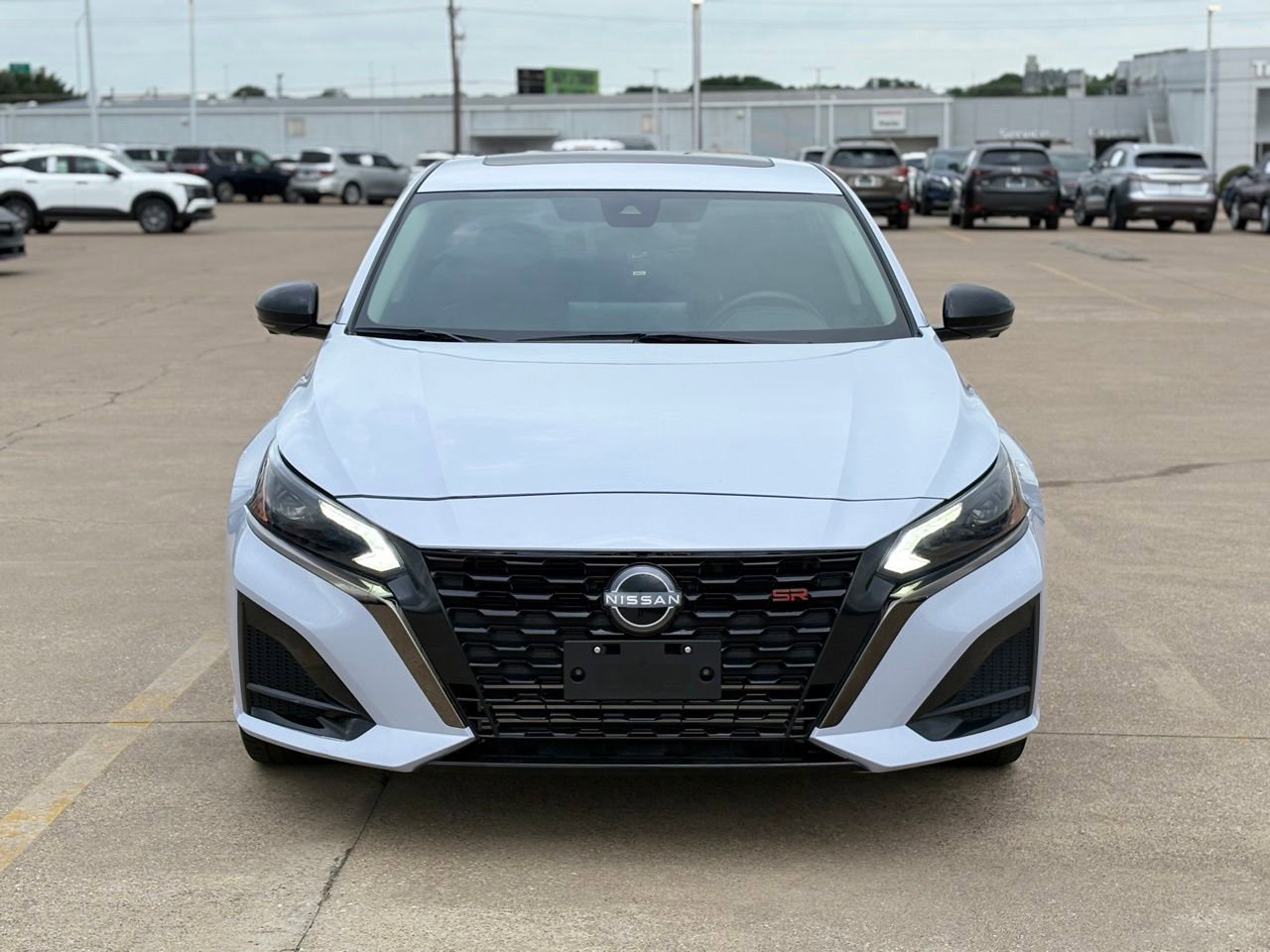 Used 2023 Nissan Altima 2.0 SR FWD image 5