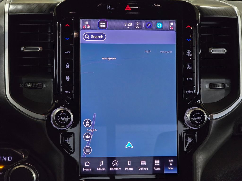 New 2026 RAM 1500 4x4 Crew Cab image 8