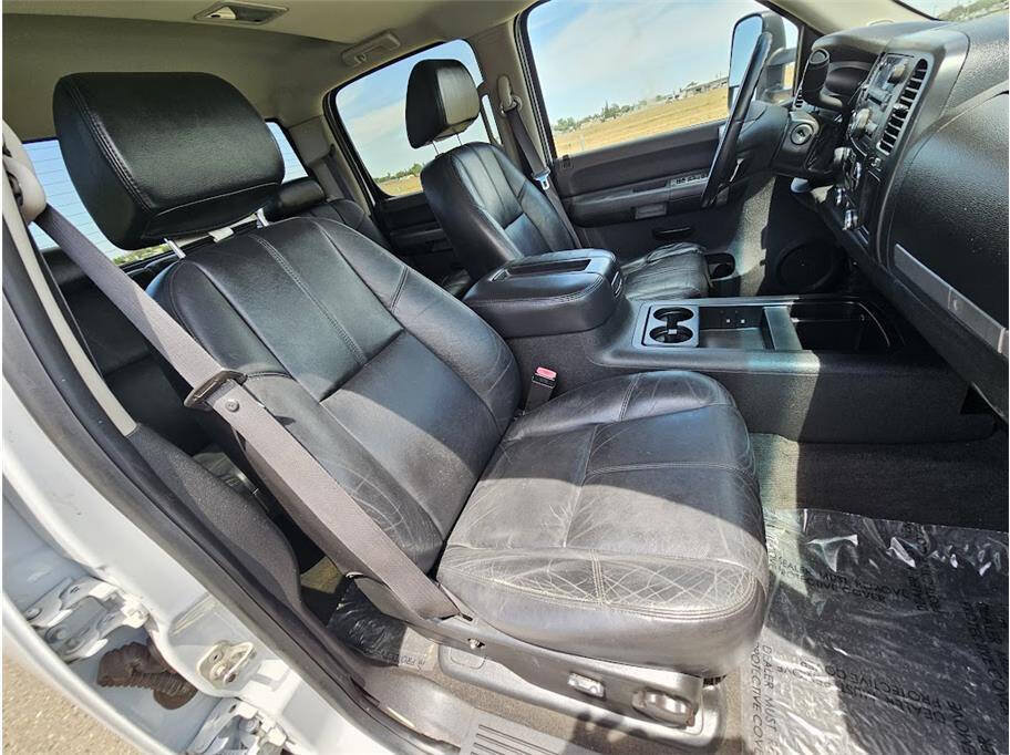 Used 2008 Chevrolet Silverado 1500 LT w/ Suspension Package, Off-Road AWD/4WD image 18