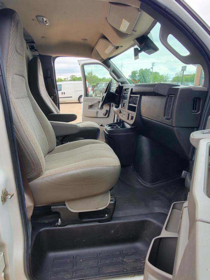 Used 2019 Chevrolet Express 2500 RWD image 14