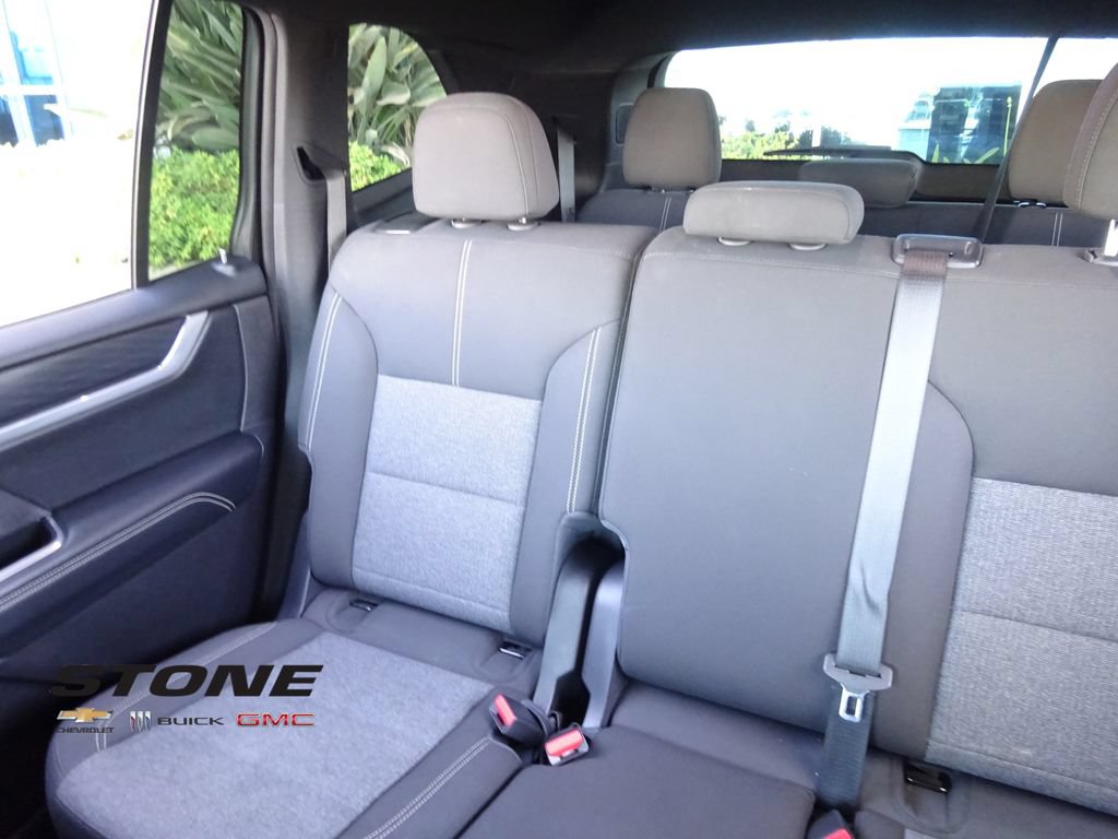 Certified 2025 GMC Acadia Elevation FWD image 13