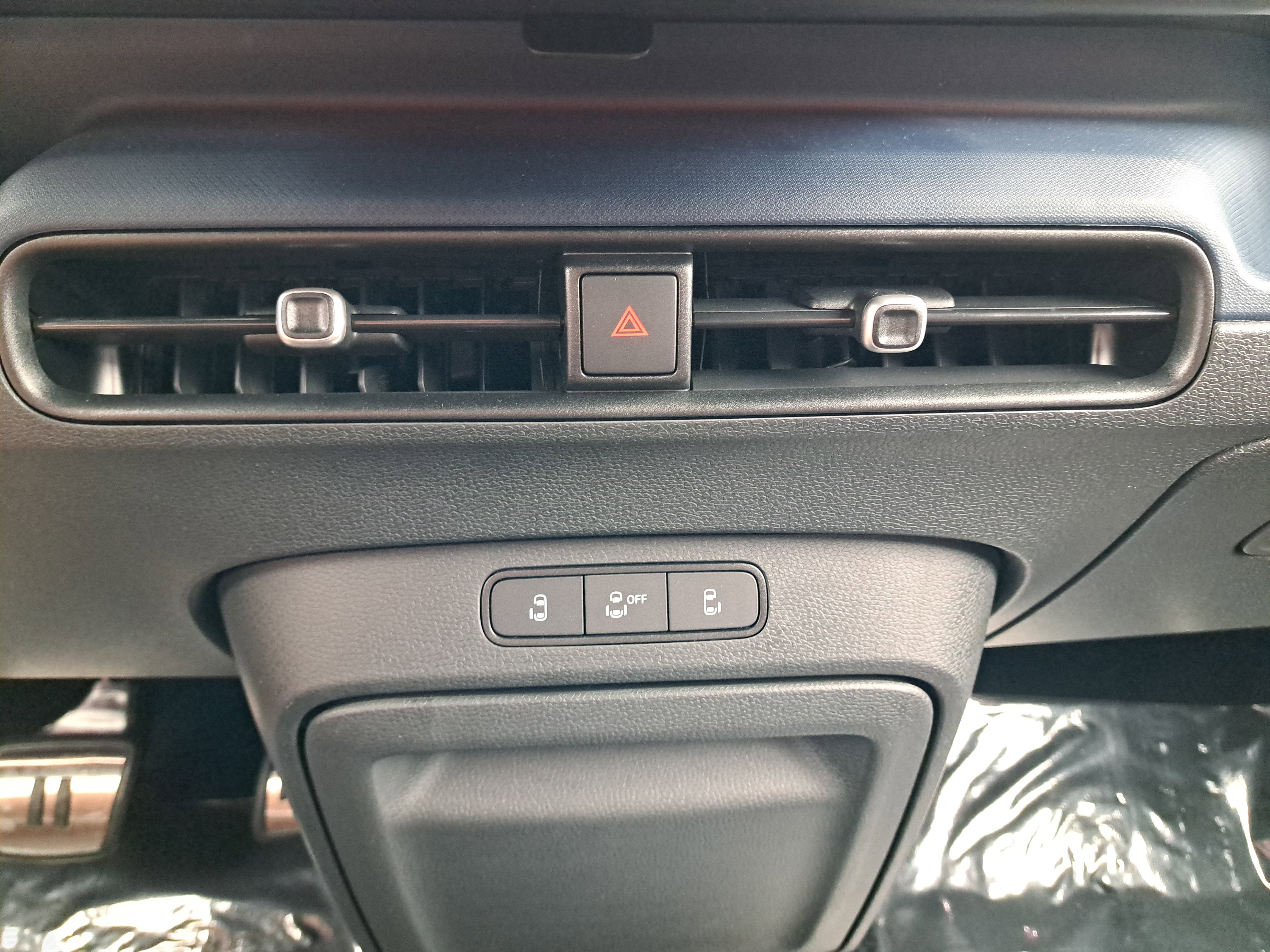 New 2025 Volkswagen ID. Buzz Pro S image 26