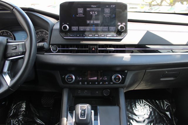 Used 2022 Mitsubishi Outlander SE image 16