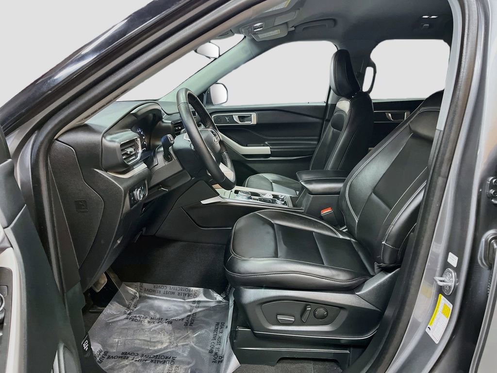 Used 2024 Ford Explorer XLT w/ Equipment Group 202A AWD/4WD image 20