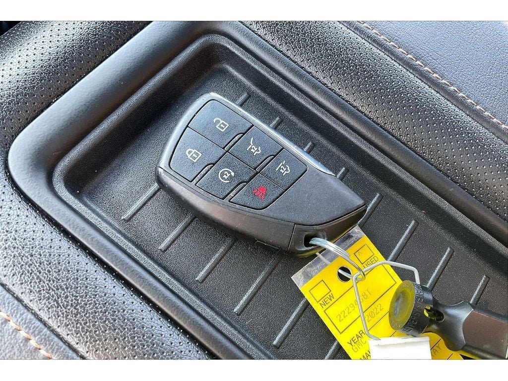 Used 2022 GMC Yukon XL AT4 w/ AT4 Premium Plus Package AWD/4WD image 14