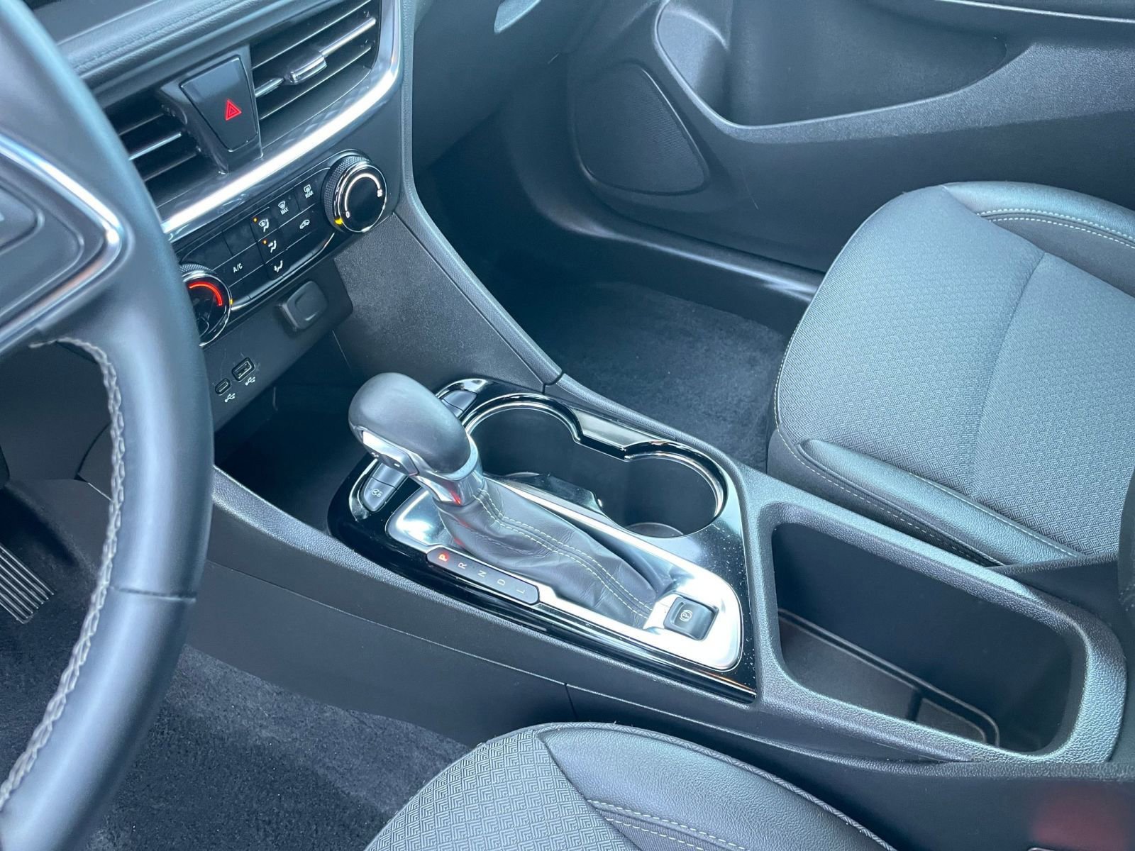 Used 2025 Buick Encore GX Preferred image 42