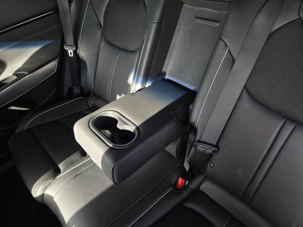 Used 2025 Genesis GV70 3.5T Sport image 16