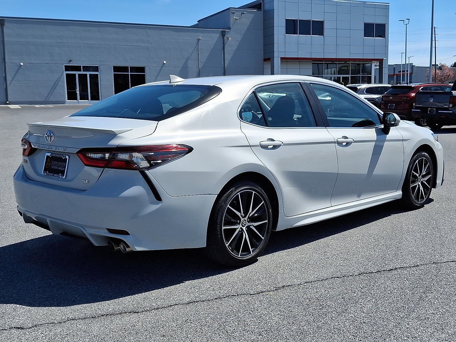 Used 2024 Toyota Camry SE FWD image 7