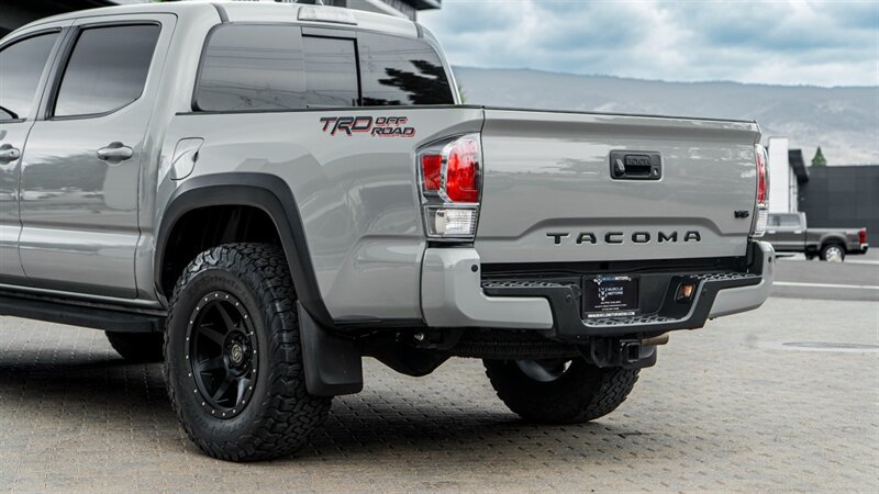 Used 2022 Toyota Tacoma TRD Off-Road w/ Technology Package RWD image 13