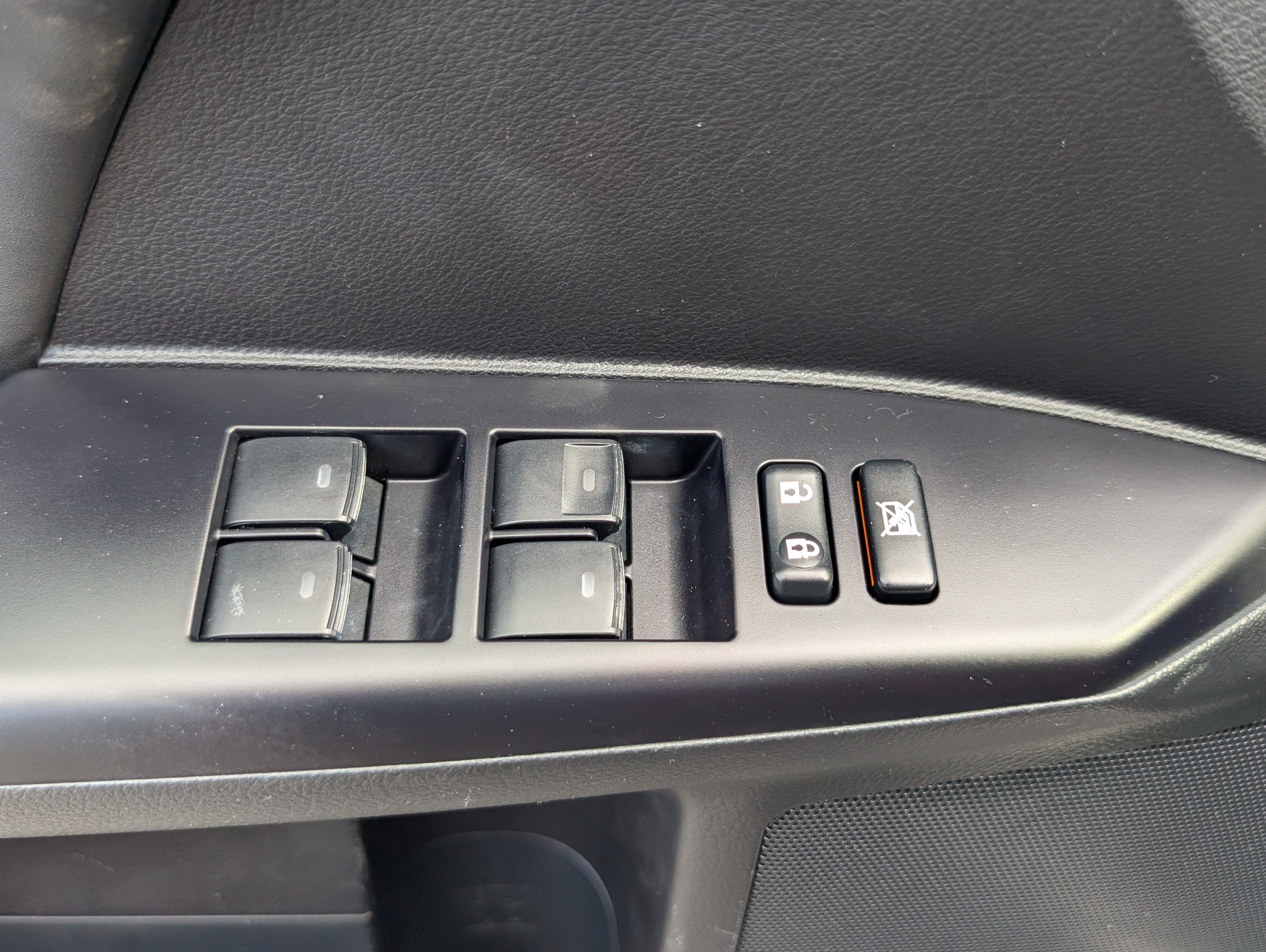 Used 2015 Lexus CT 200h w/ Navigation Package FWD image 18