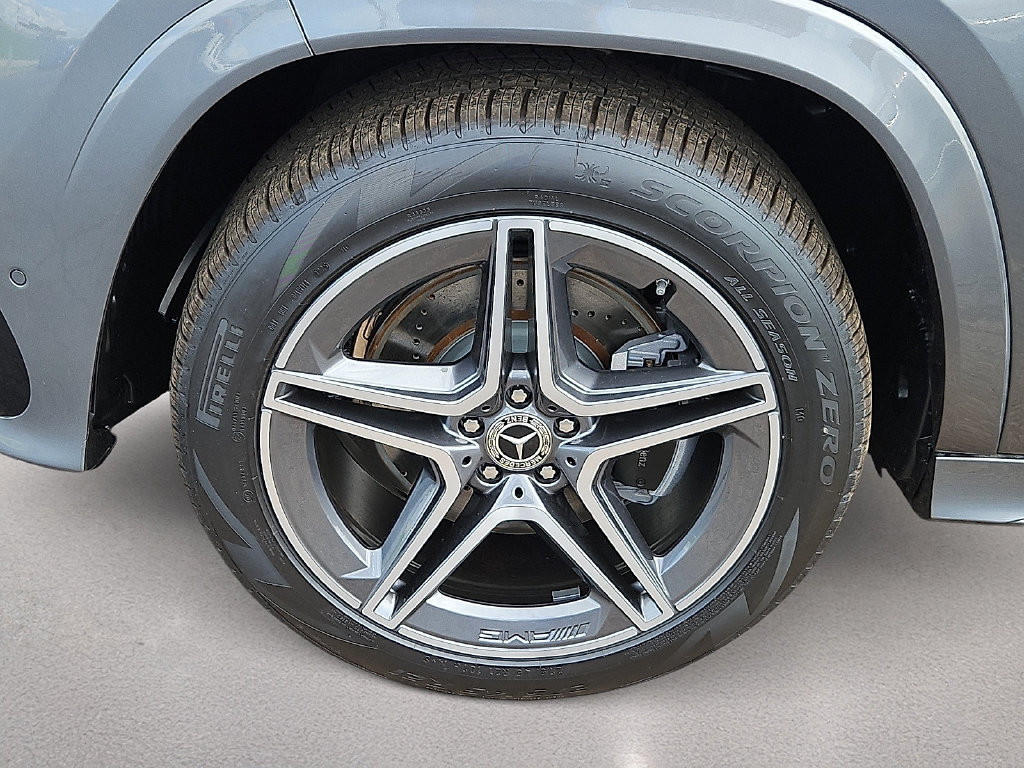 Used 2025 Mercedes-Benz GLS 450 4MATIC image 13