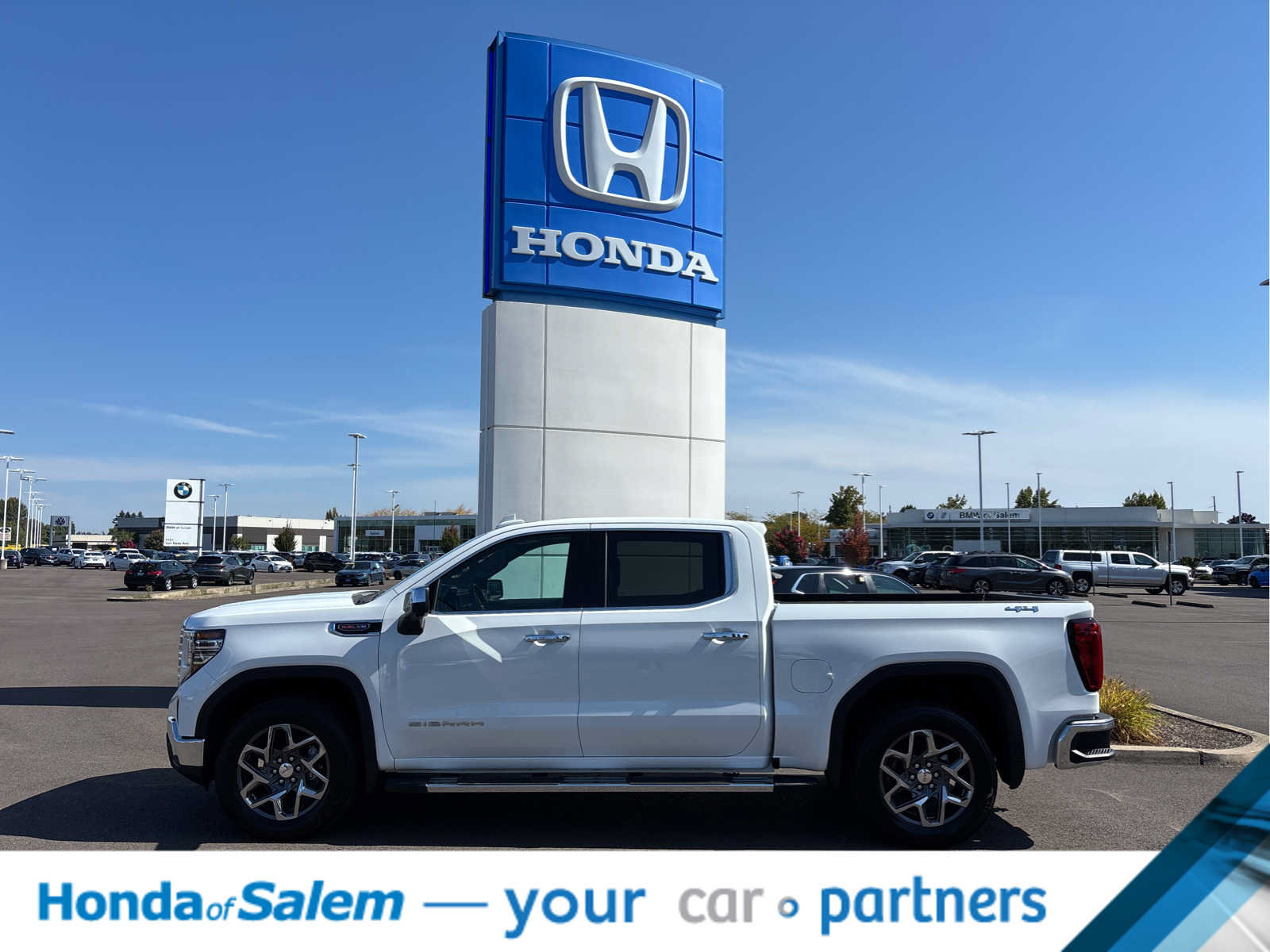 Used 2026 GMC Sierra 1500 SLT w/ SLT Premium Package AWD/4WD image 3