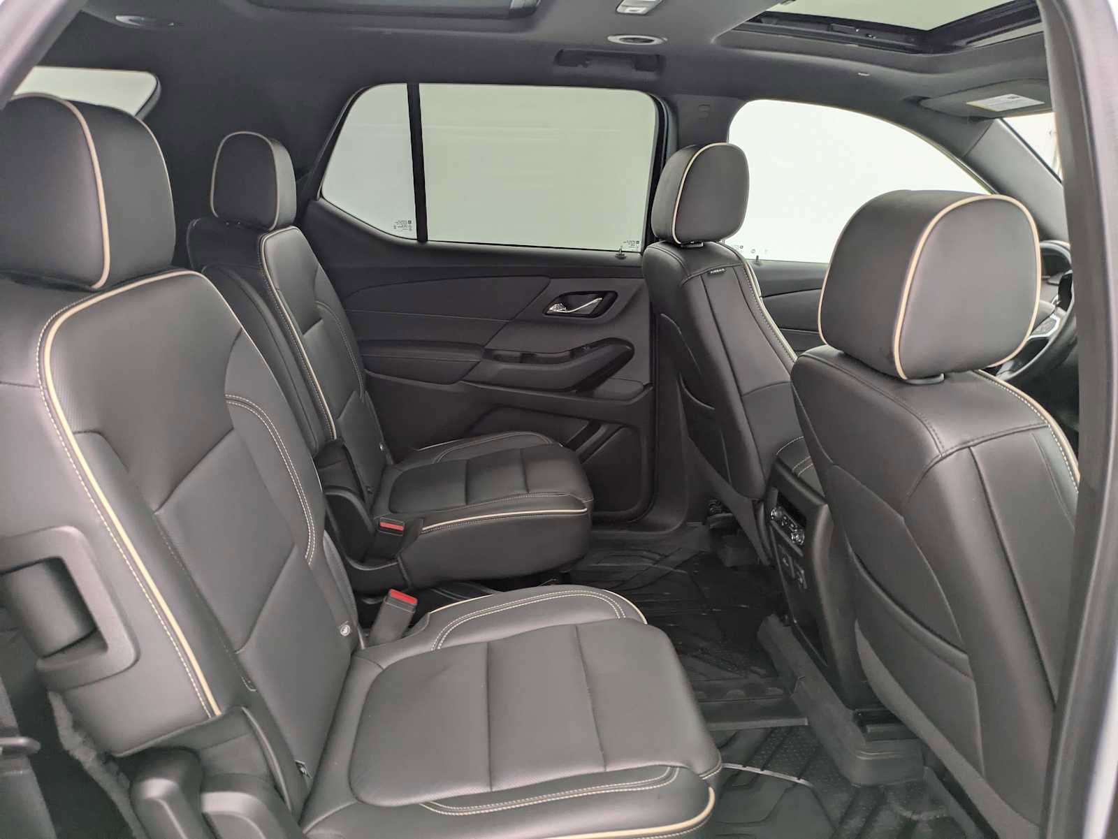 Used 2024 Chevrolet Traverse Premier w/ Redline Edition AWD/4WD image 22