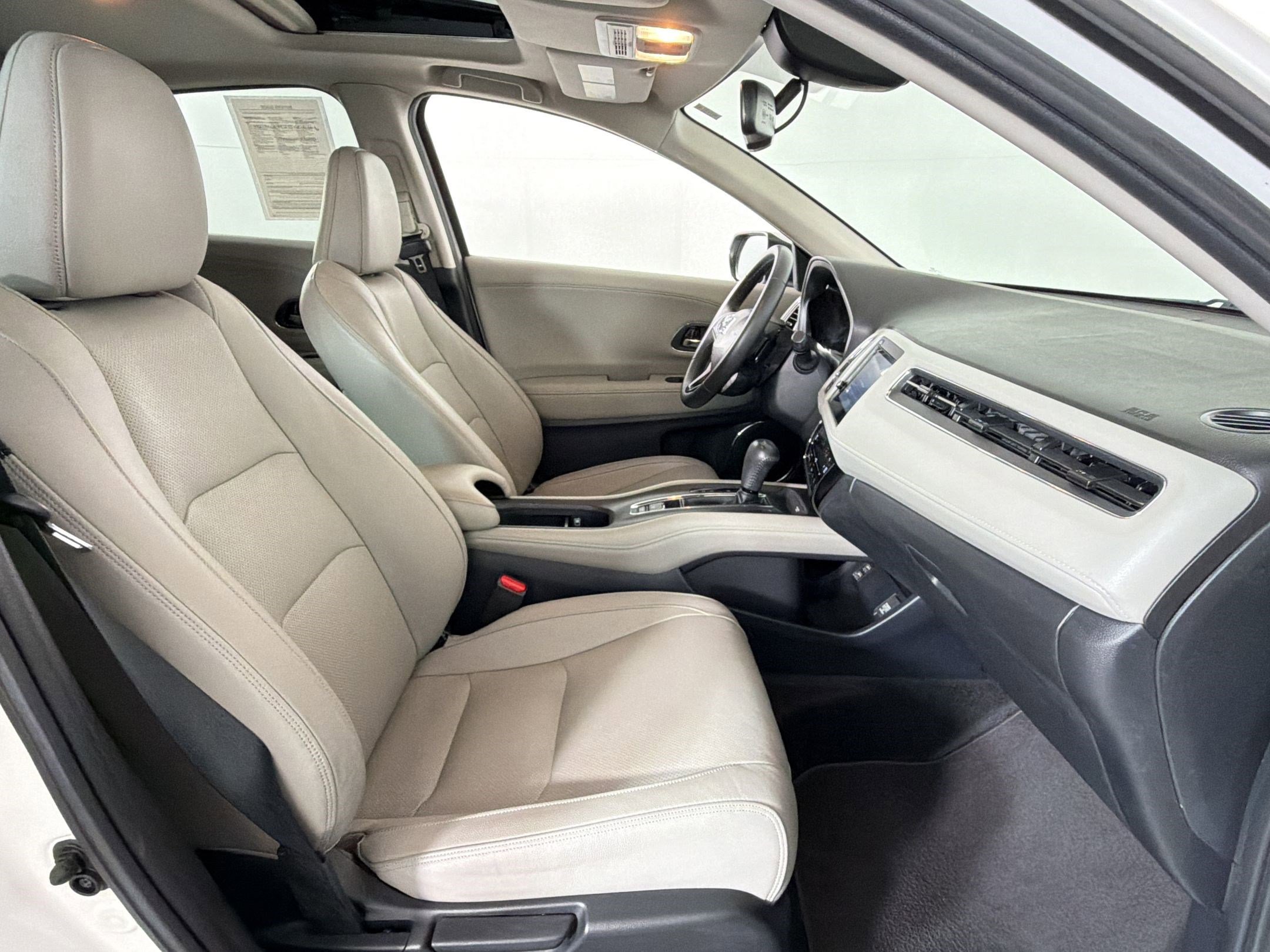 Used 2021 Honda HR-V EX-L image 30