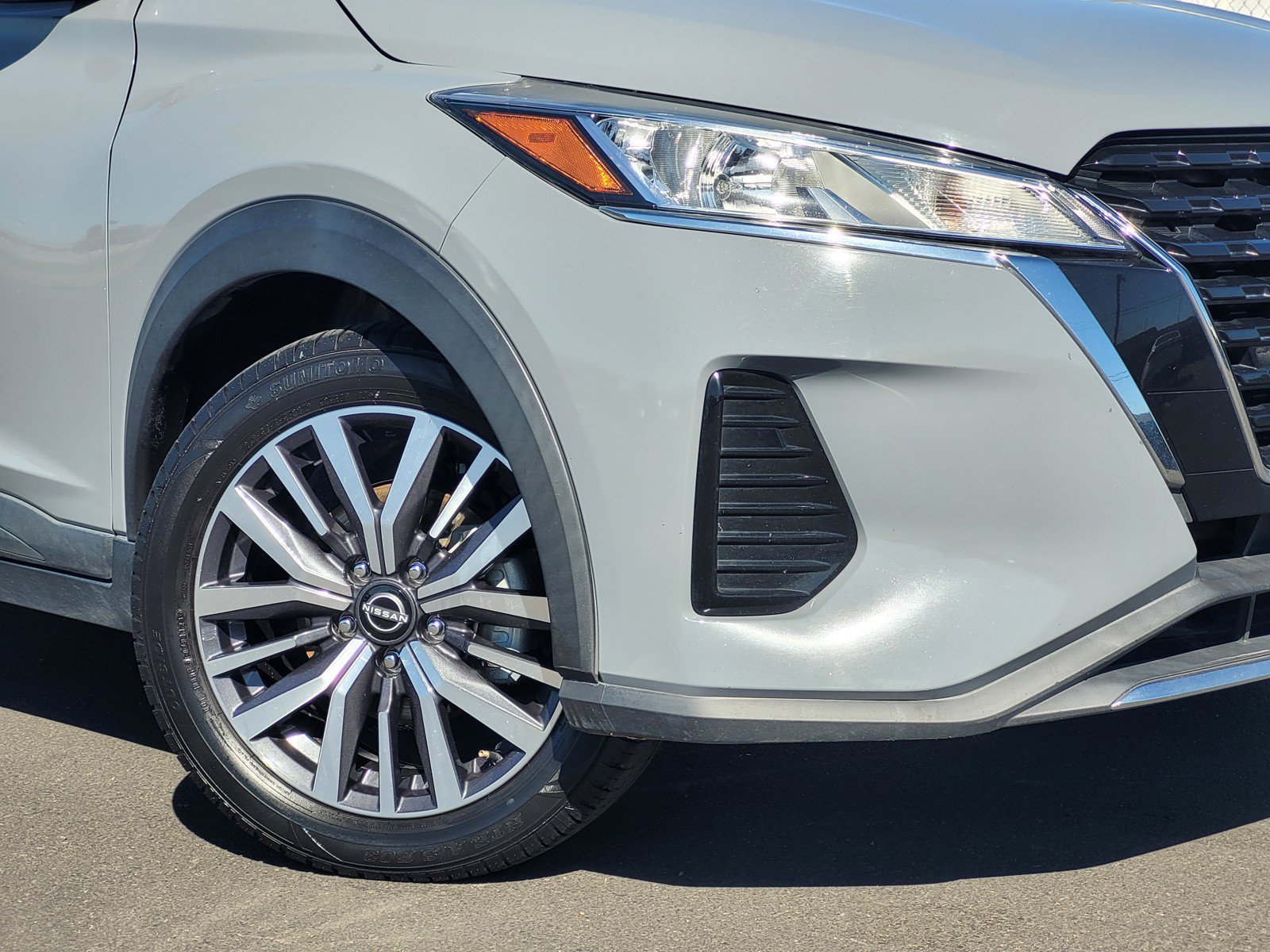 Certified 2022 Nissan Kicks SV FWD image 3