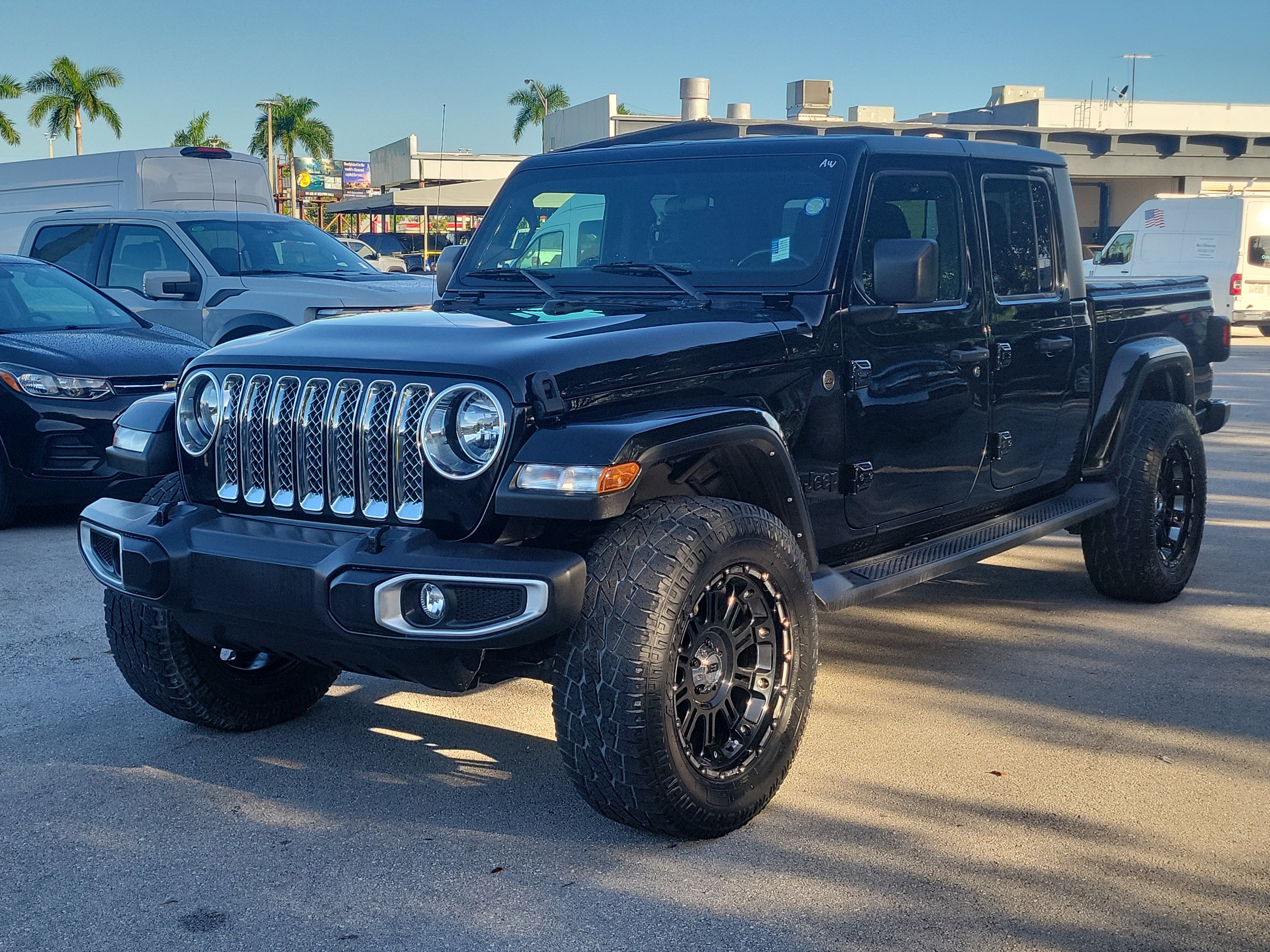 Used 2022 Jeep Gladiator Sport AWD/4WD image 1