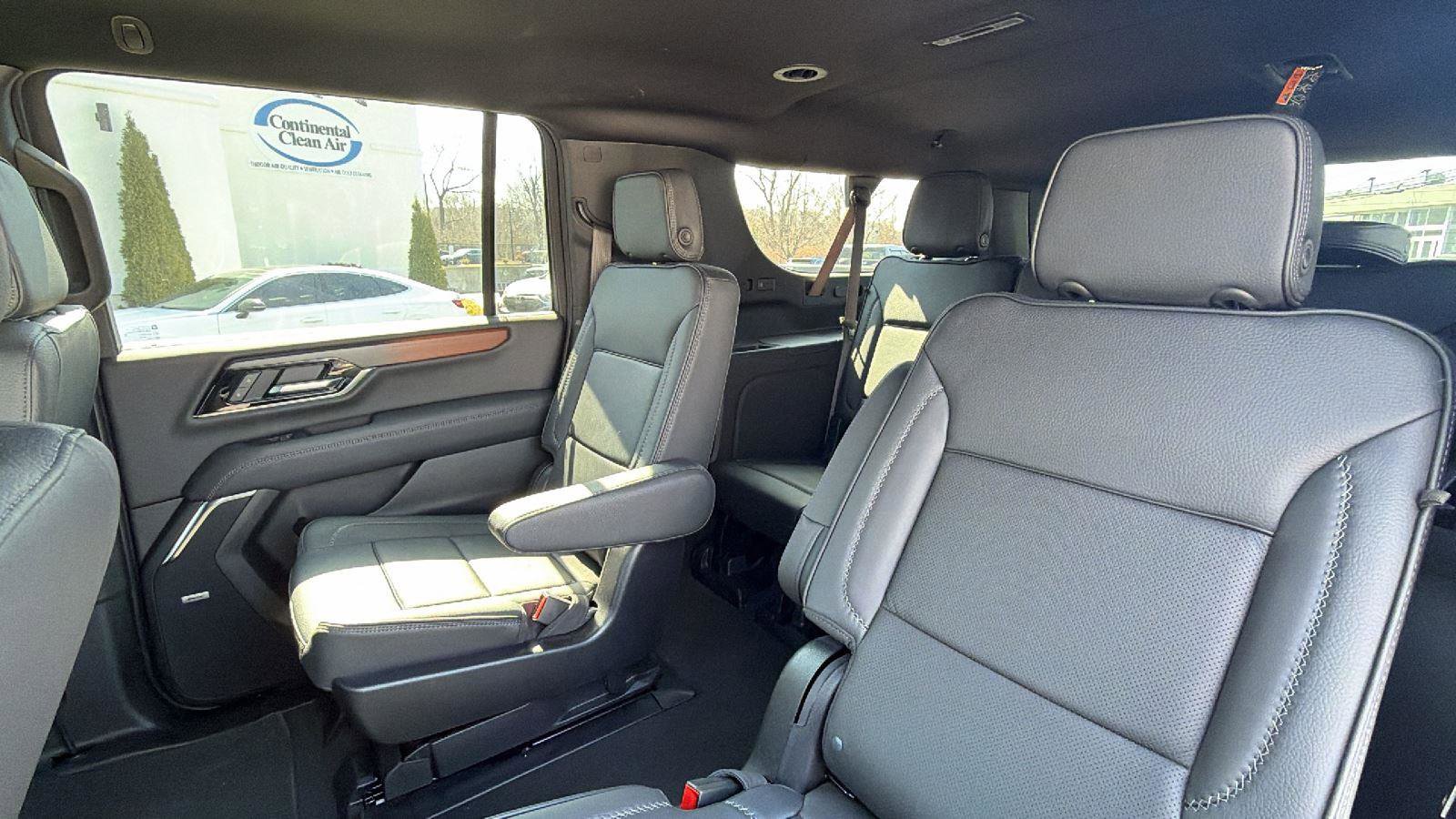 Used 2025 GMC Yukon XL Denali image 32