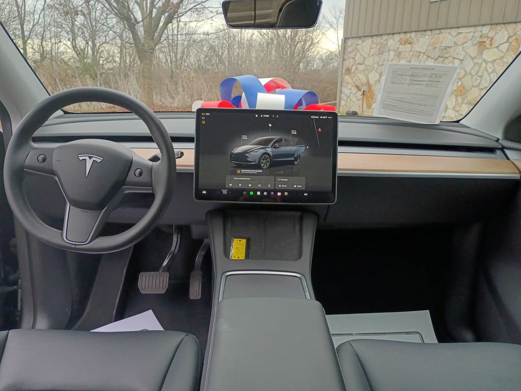 Used 2025 Tesla Model Y Long Range image 12