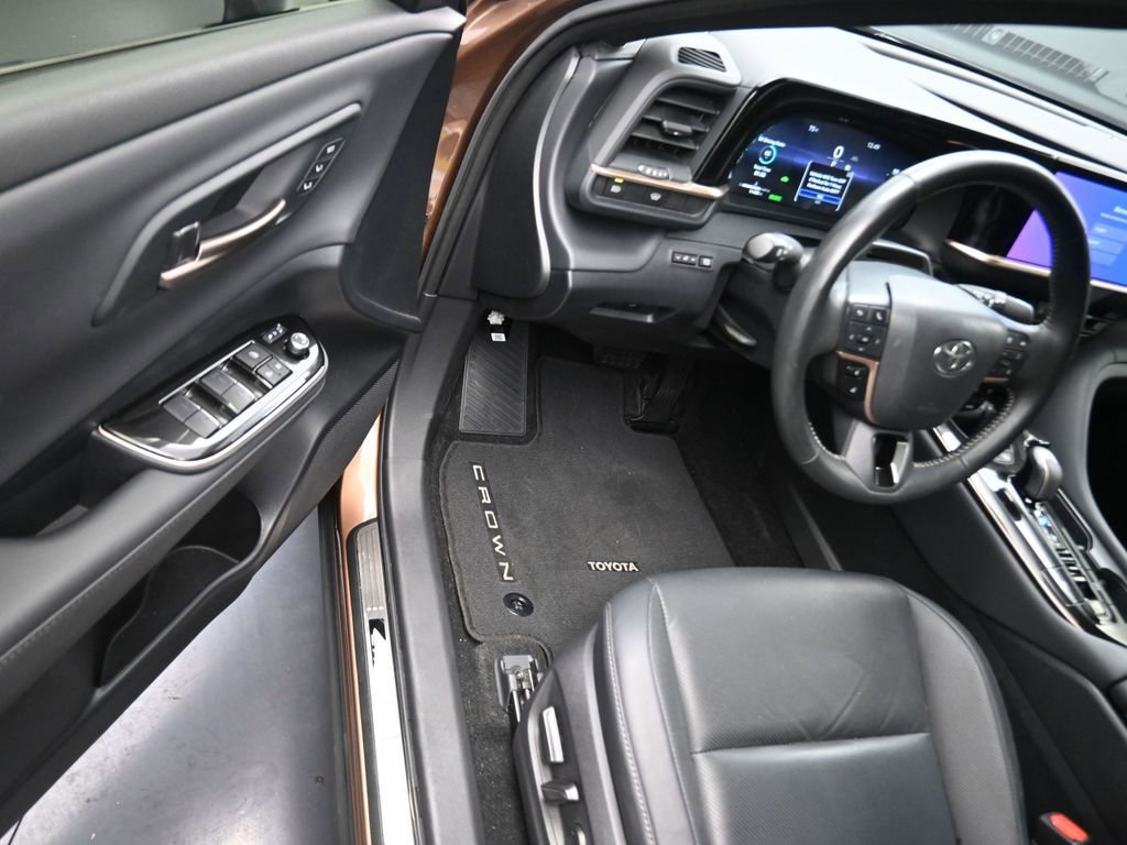 Used 2024 Toyota Crown Platinum image 12