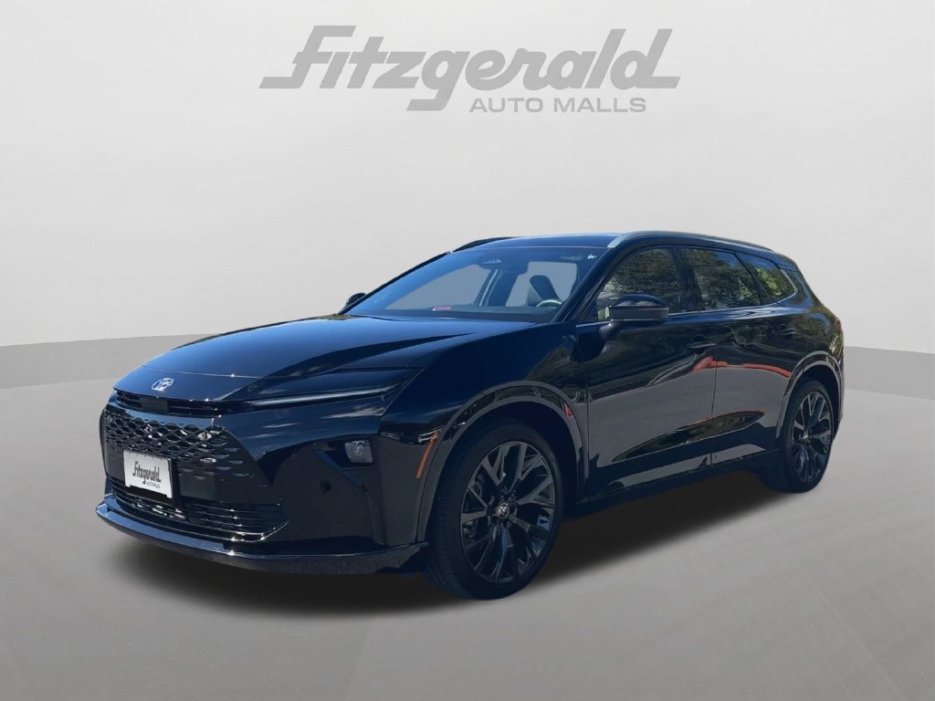 Used 2025 Toyota Crown Signia w/ Advanced Technology Package AWD/4WD image 4