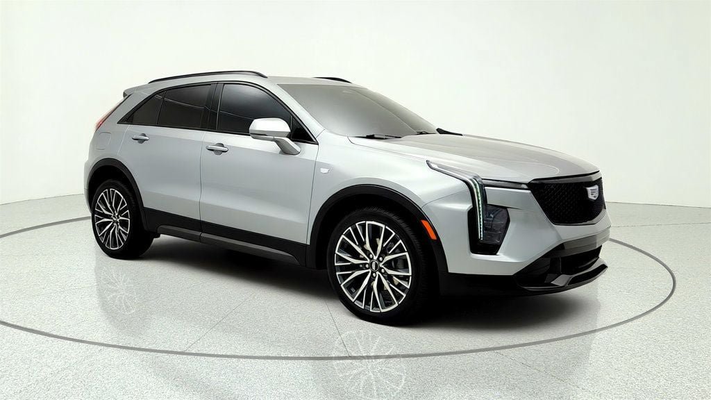 Used 2024 Cadillac XT4 Sport FWD image 3