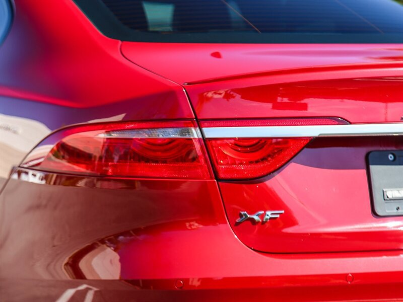 Used 2017 Jaguar XF R-Sport image 10