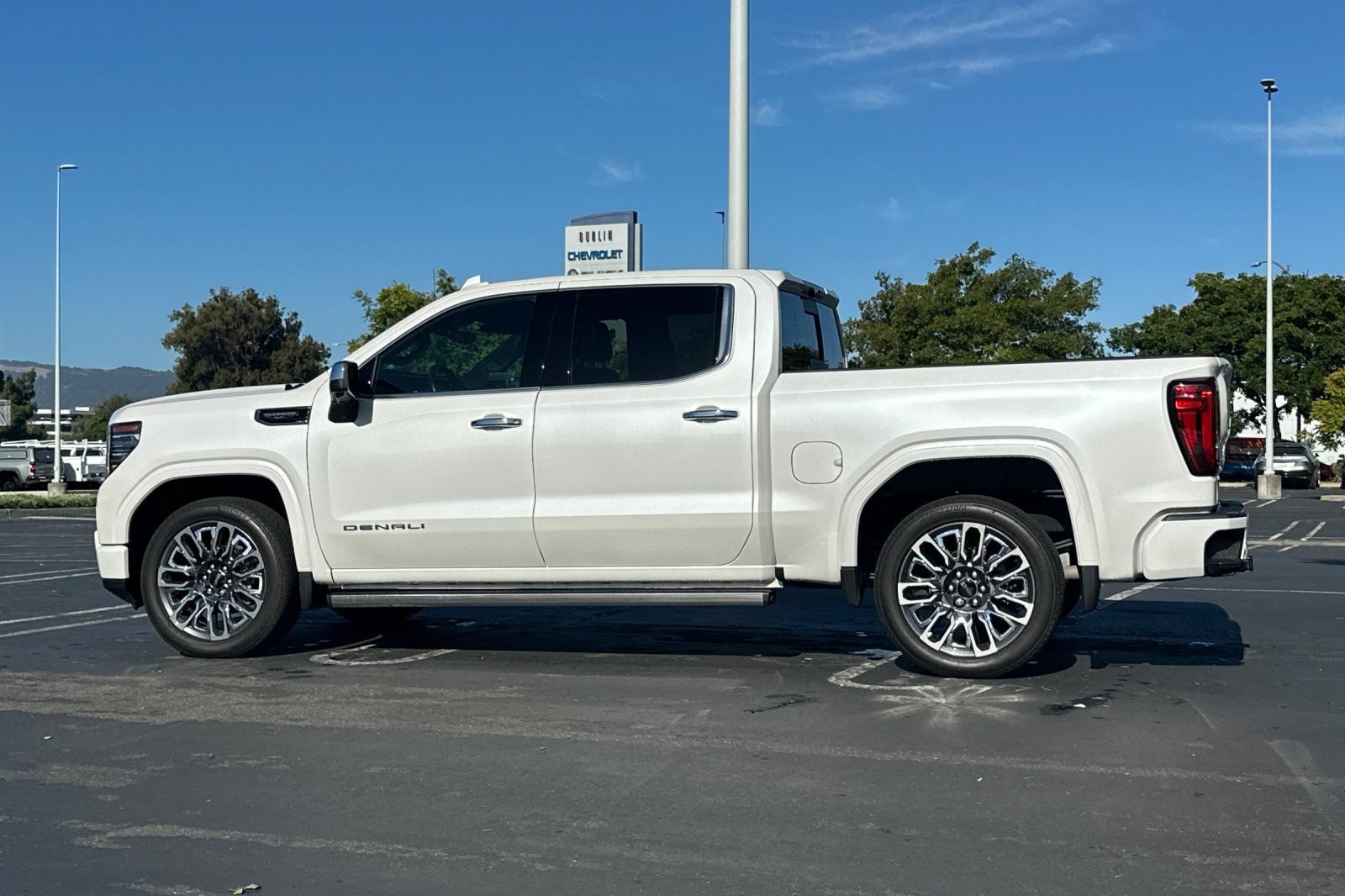 Used 2025 GMC Sierra 1500 Denali Ultimate AWD/4WD image 7