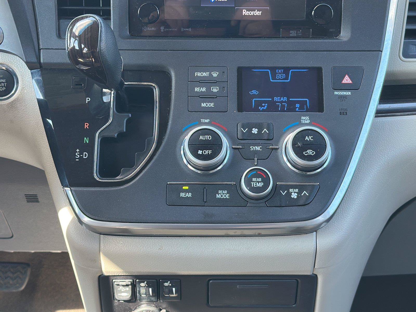 Used 2017 Toyota Sienna XLE w/ XLE Navigation Package FWD image 18
