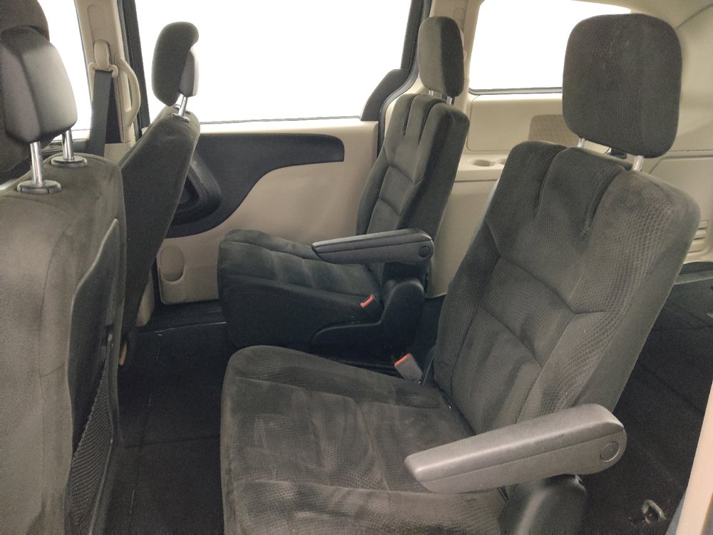 Used 2016 Dodge Grand Caravan American Value Package image 18