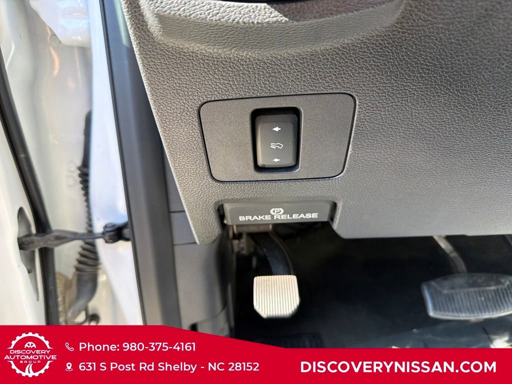 Used 2017 Ford F250 Lariat w/ Chrome Package image 18