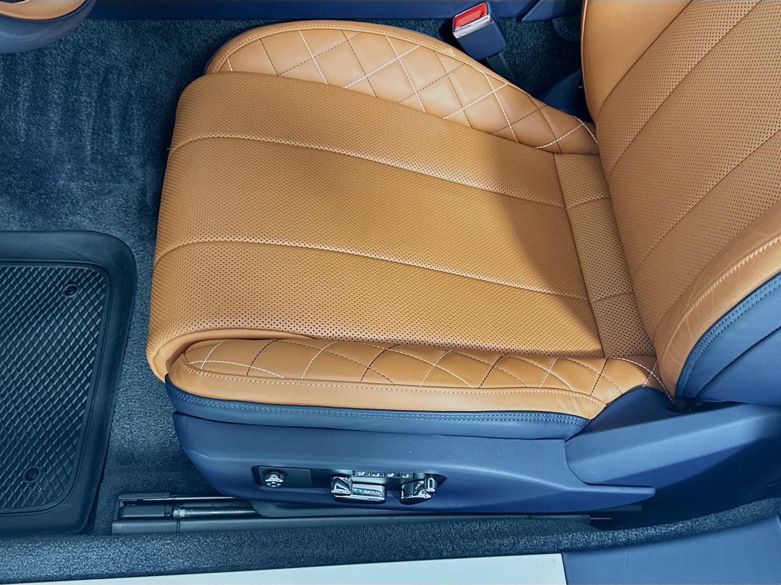 Certified 2023 Bentley Continental GT Mulliner AWD/4WD image 19