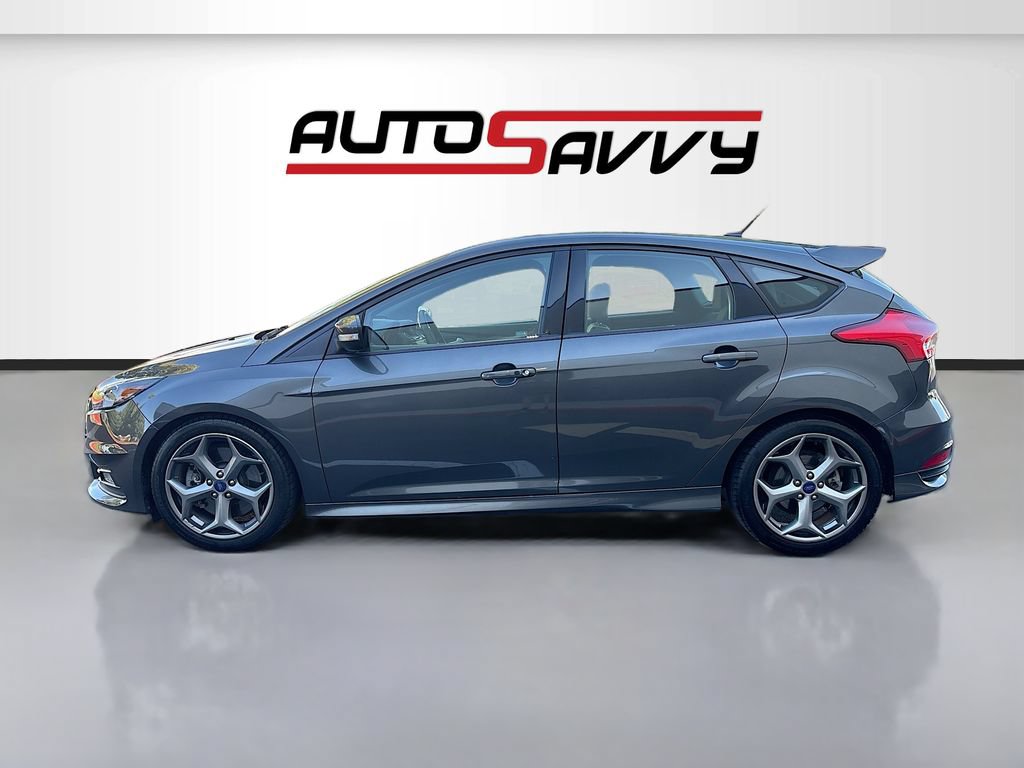 Used 2017 Ford Focus ST FWD image 4