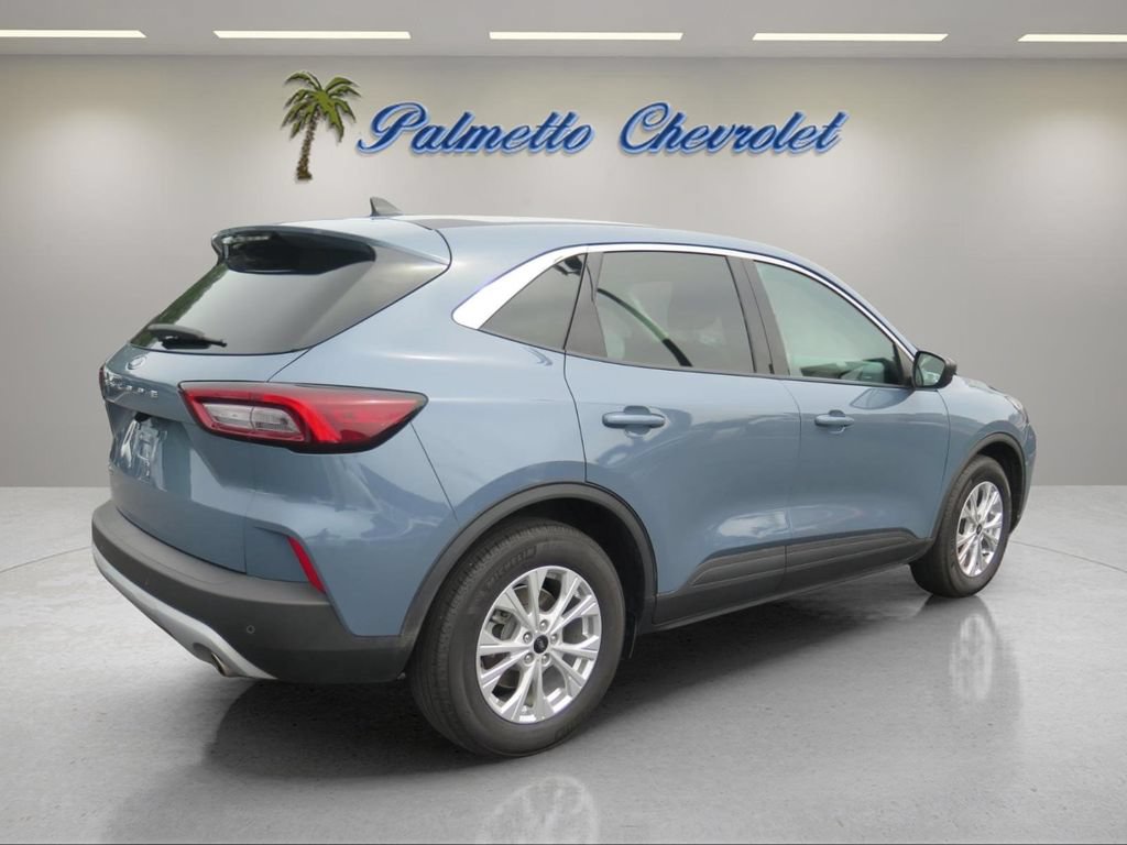 Used 2024 Ford Escape Active w/ Tech Pack #1 FWD image 3